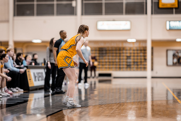 UWSWBB vs UMM-145