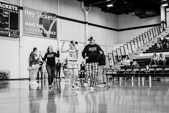 UWSWBB vs UMM-8