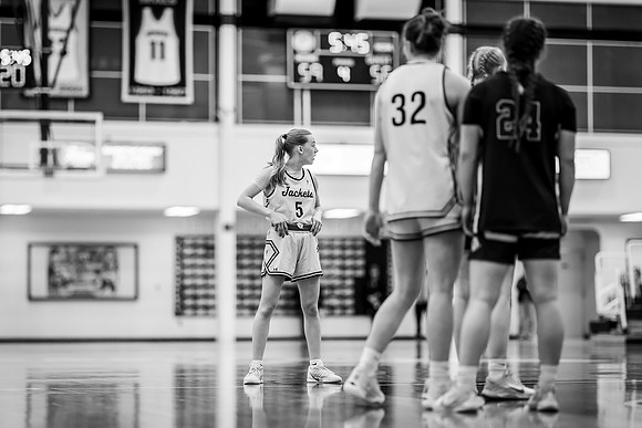 UWSWBB vs UMM-189
