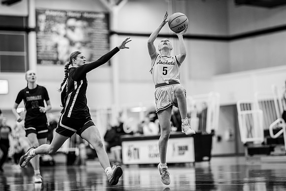 UWSWBB vs UMM-162
