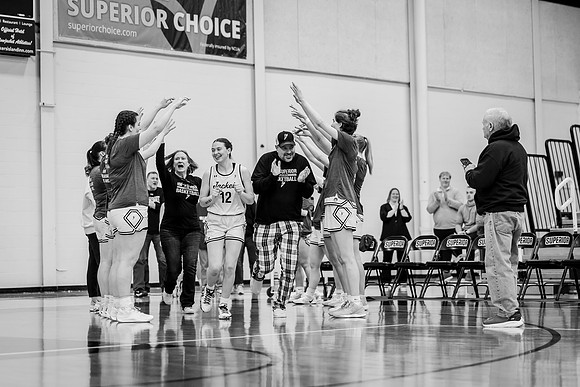 UWSWBB vs UMM-6