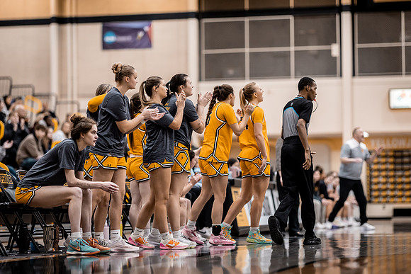 UWSWBB vs UMM-175