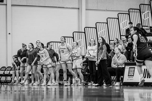 UWSWBB vs UMM-61