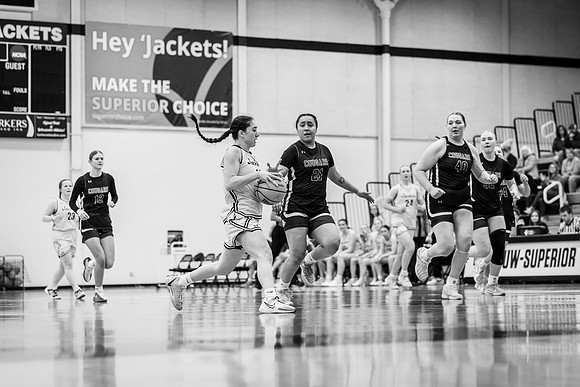 UWSWBB vs UMM-89