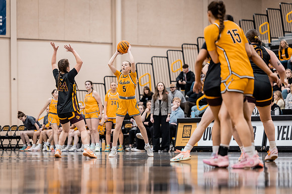 UWSWBB vs UMM-76