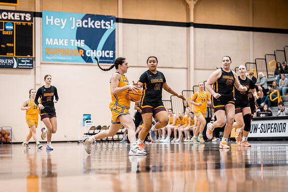 UWSWBB vs UMM-88