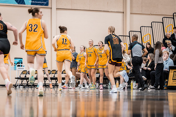 UWSWBB vs UMM-114