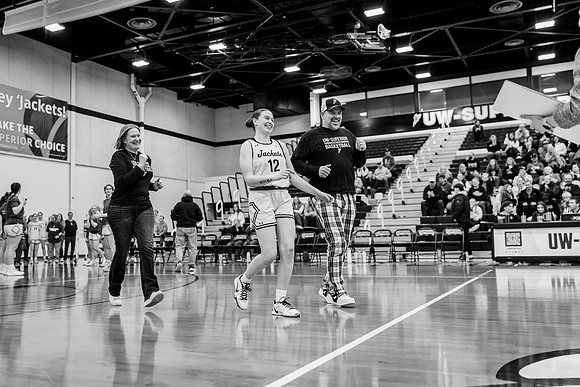 UWSWBB vs UMM-10