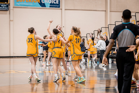 UWSWBB vs UMM-129