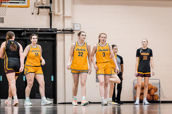 UWSWBB vs UMM-102
