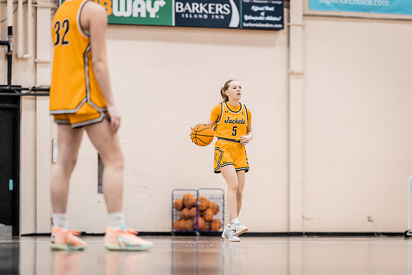 UWSWBB vs UMM-106