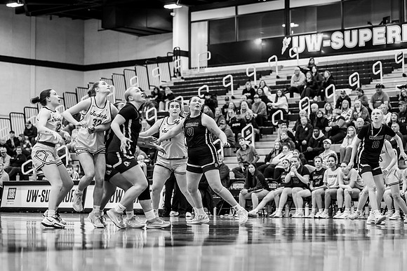 UWSWBB vs UMM-113