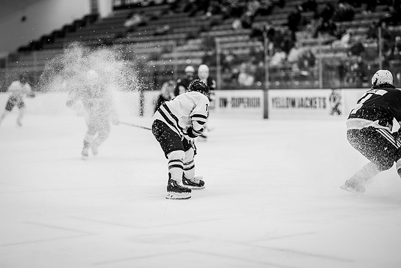 UWS MHkY vs UWSP-82