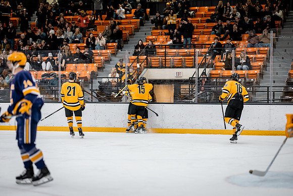 UWS MHKY vs UWSP-8