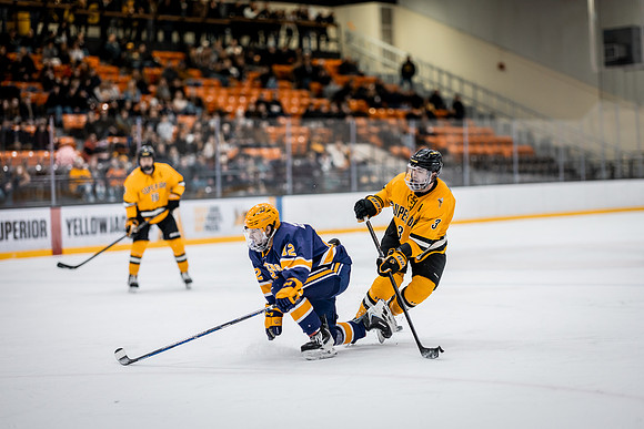 UWS MHkY vs UWSP-132