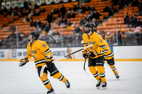 UWS MHKY vs UWSP-12