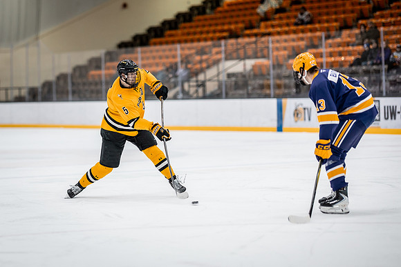 UWS MHkY vs UWSP-76