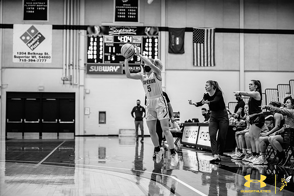 2022.01.14 UWS WBB vs. Crown WM29