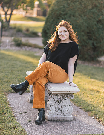 Niamh Senior Photo (151)