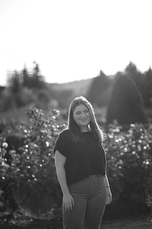 Niamh Senior Photo (124)
