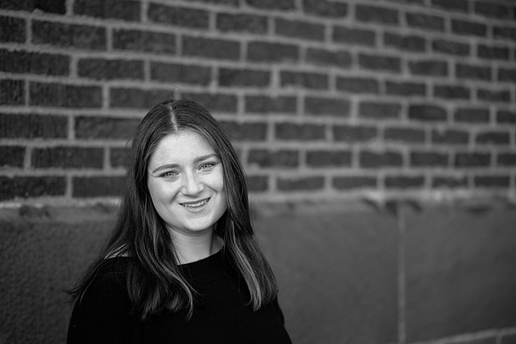 Niamh Senior Photo (164)