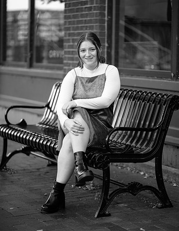 Niamh Senior Photo (276)