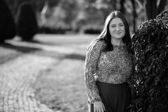 Niamh Senior Photo (18)