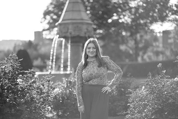 Niamh Senior Photo (103)