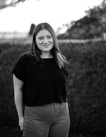 Niamh Senior Photo (120)