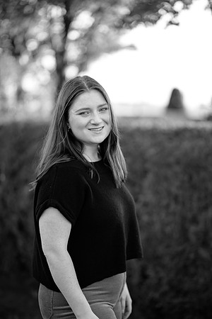 Niamh Senior Photo (114)