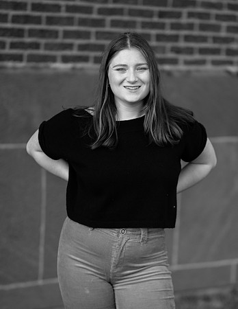 Niamh Senior Photo (174)
