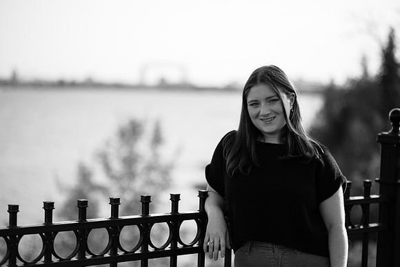 Niamh Senior Photo (134)
