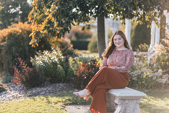 Niamh Senior Photo (54)