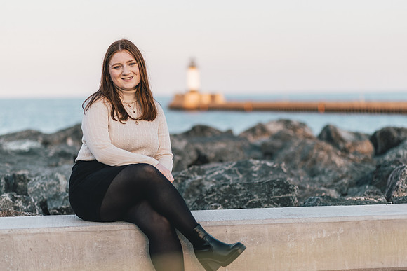 Niamh Senior Photo (225)