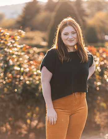 Niamh Senior Photo (125)