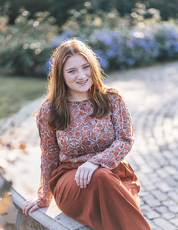 Niamh Senior Photo (111)