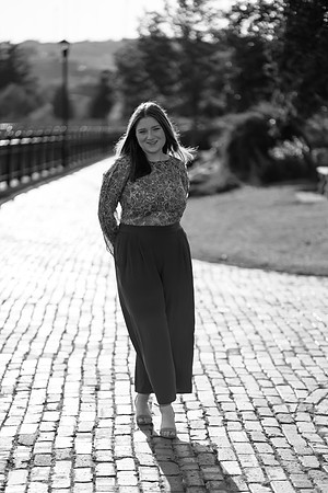 Niamh Senior Photo (38)