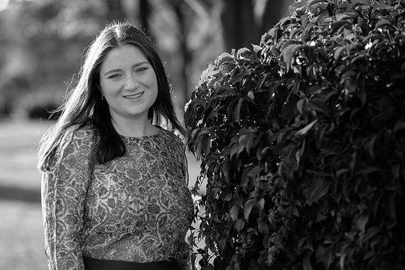 Niamh Senior Photo (14)