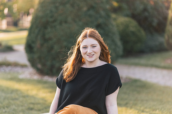 Niamh Senior Photo (149)