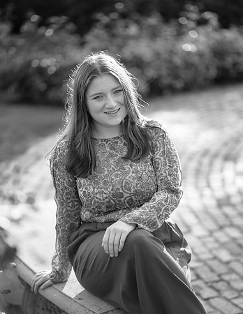 Niamh Senior Photo (112)