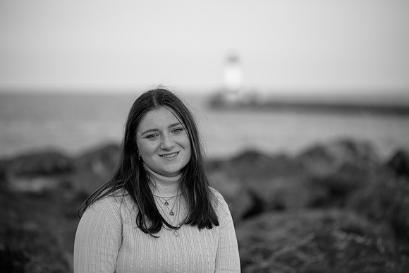 Niamh Senior Photo (222)
