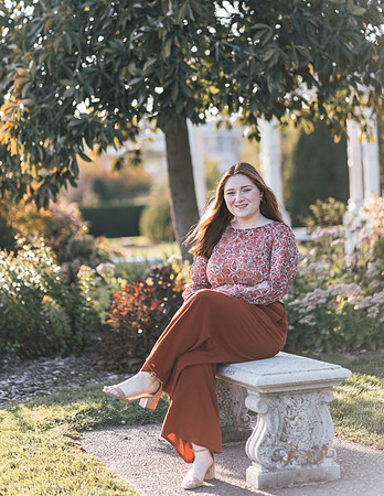 Niamh Senior Photo (52)