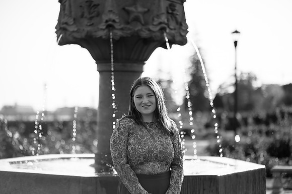 Niamh Senior Photo (93)