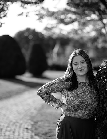 Niamh Senior Photo (22)