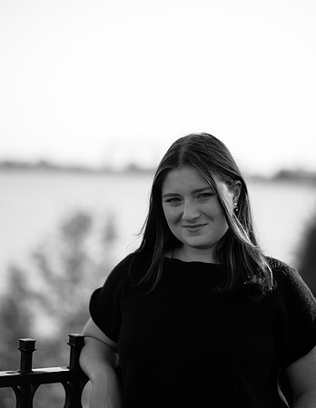 Niamh Senior Photo (144)