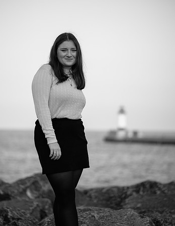 Niamh Senior Photo (230)