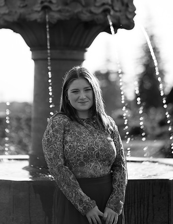 Niamh Senior Photo (95)