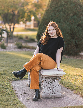 Niamh Senior Photo (155)