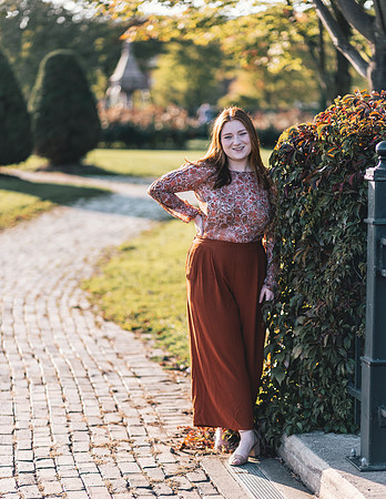 Niamh Senior Photo (23)