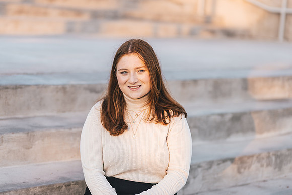 Niamh Senior Photo (245)